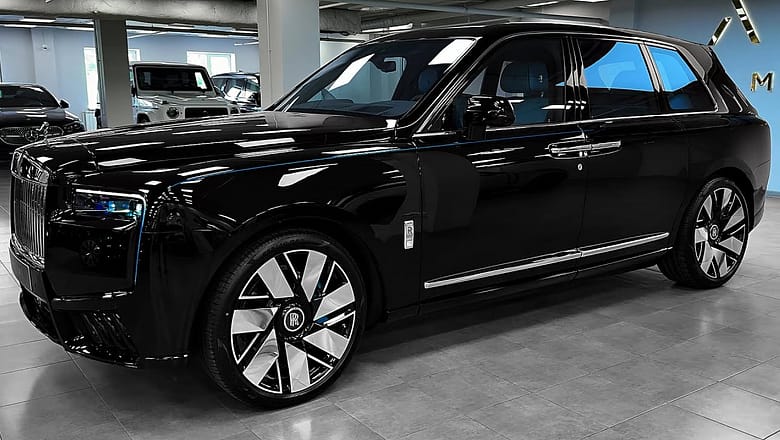 Rolls Royce Cullinan (2025) – Ultra Luxury Ship in Details!