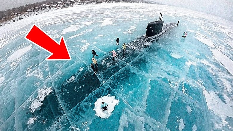 Submarine Found Strange Patterns Beneath Antarctica, Then It Vanished