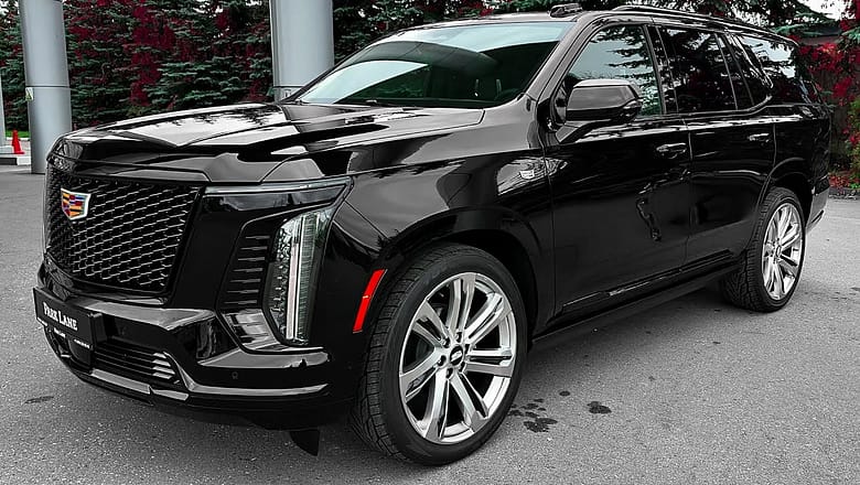 2025 Cadillac Escalade – The Wild Big Luxury SUV of the City!