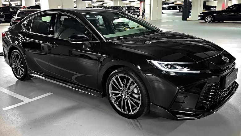 2025 Toyota Camry – Full interior and Exterior Details