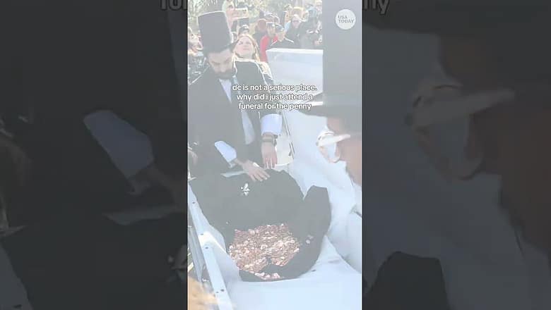 Hundreds pay their respects at penny funeral in DC