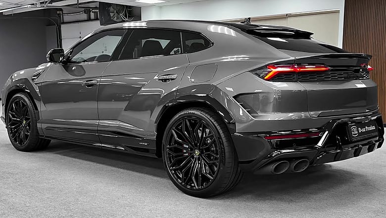 Lamborghini Urus SE (2025) – Sound, Exterior and Interior Details
