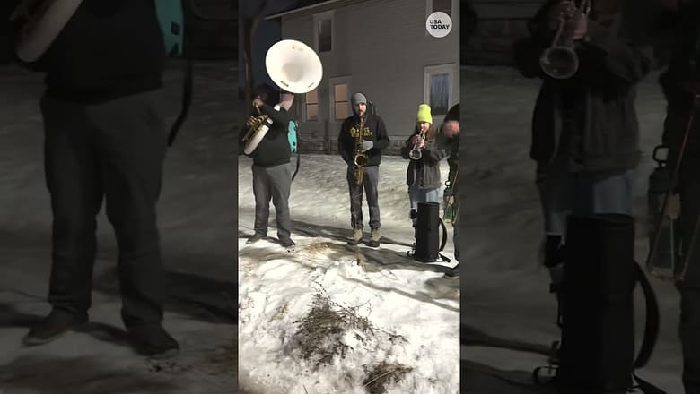 Crowd gathers for vigil following ICE shooting in Minneapolis