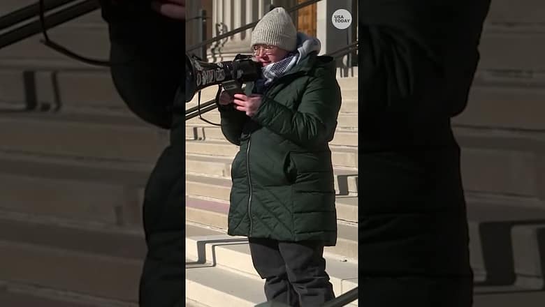 University of Minnesota students stage walkout in honor of Alex Pretti