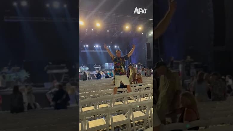 Watch this concert-goer learn a lesson π