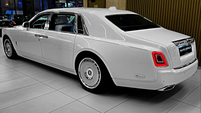 Rolls Royce Phantom (2026) – New Ultra Luxury Large SUV